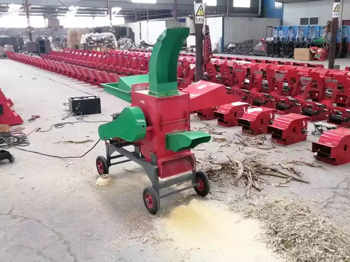 machine de coupe et de broyeur d'ensilage