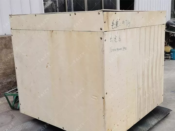 wooden case packing of the round baler machine