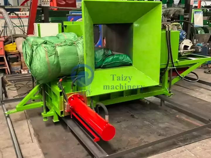hydraulic baler for silage