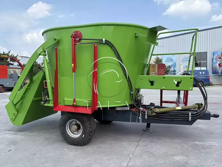 silage feed mixer