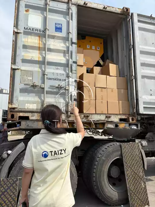 silage packing balers loading site