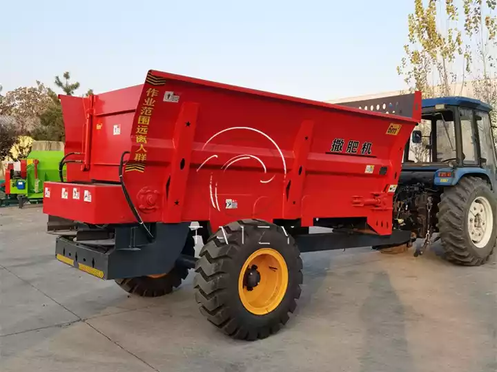 6m³ agricultural fertilizer spreader