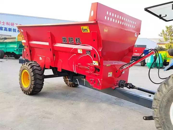 fertilizer spreading machine