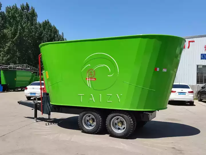 TMR silage feed mixer