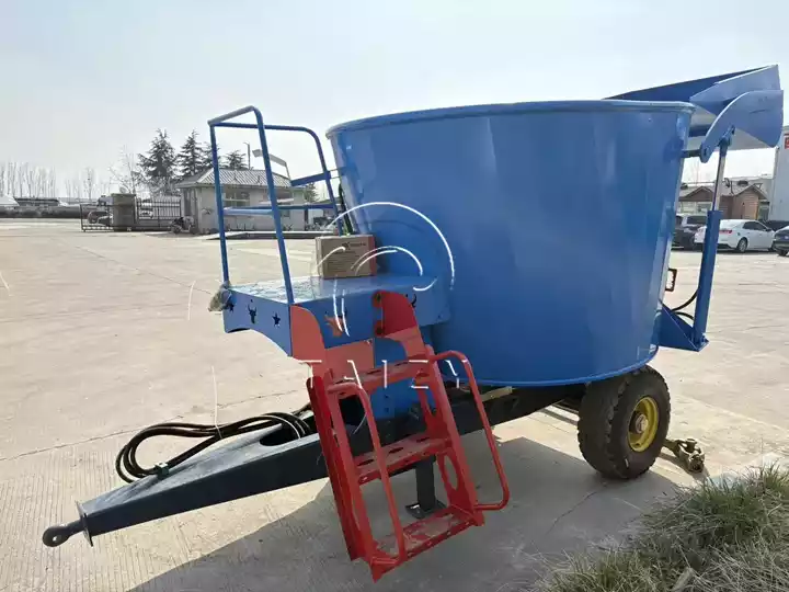 livestock feed mixer