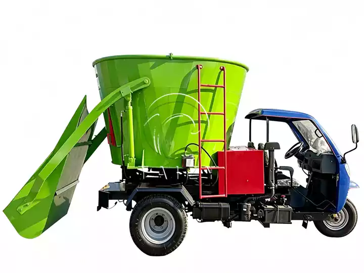 Silage Spreader | TMR Feed Mixer Wagon for Livestock