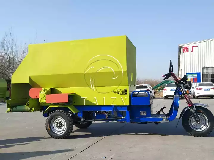 horizontal silage spreader machine