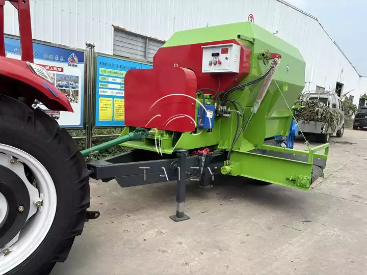 silage mixing machine