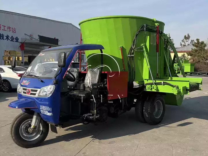 TMR mixer wagon