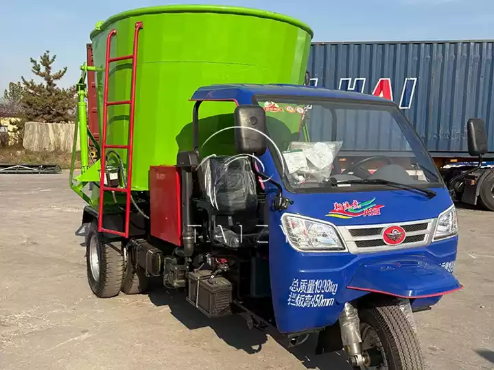 diesel TMR feed spreader