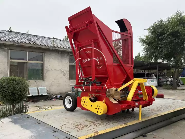 1.3m cutting width silage crushing harvester machine