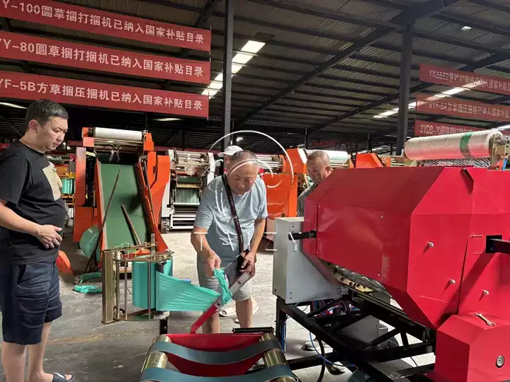 customer inspect corn silage round baler wrapper
